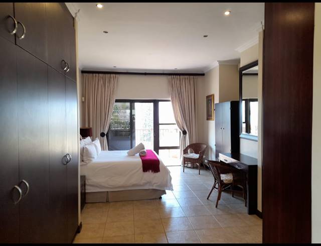 2 BEDROOM APARTMENT FOR SALE IN UMHLANGA CENTRAL